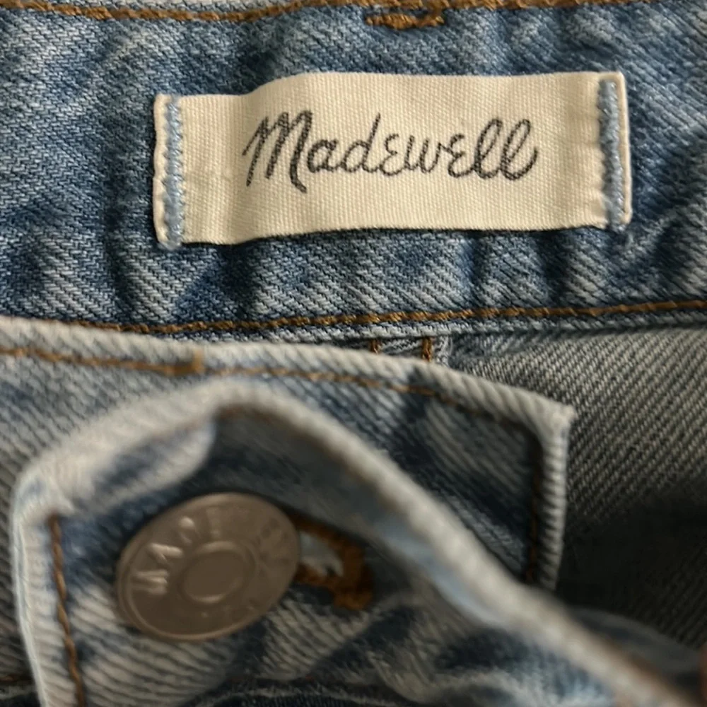 Madewell Perfect Vintage Jeans in Fitzgerald Wash. size 25x28‎
